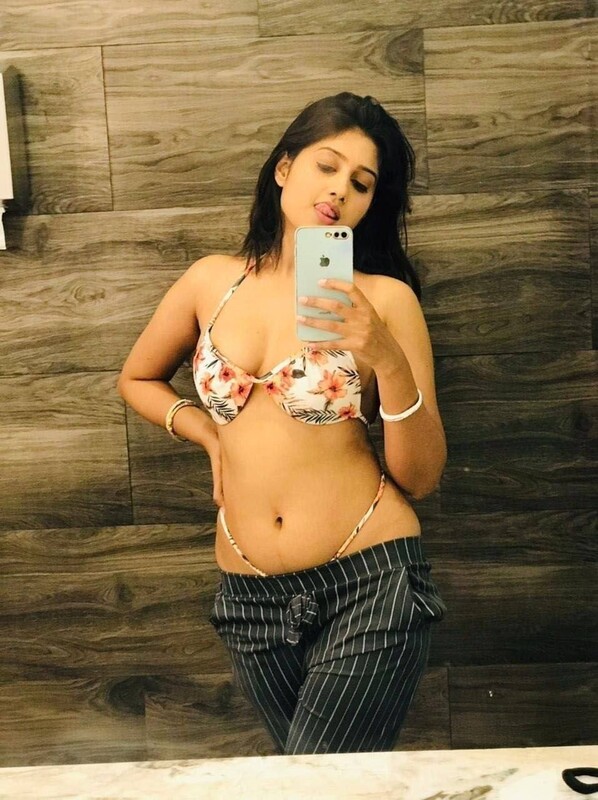 Desi Indian Busty Sexy Influencer Nude Show Modeling Hot Pics & Videos Collection – Pics & Videos