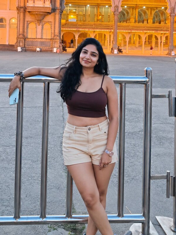 Desi Indian Busty Sexy Submissive Village Girl Full Nude & Fucking Updates Pics & 6 Videos Collection – Pics & Videos