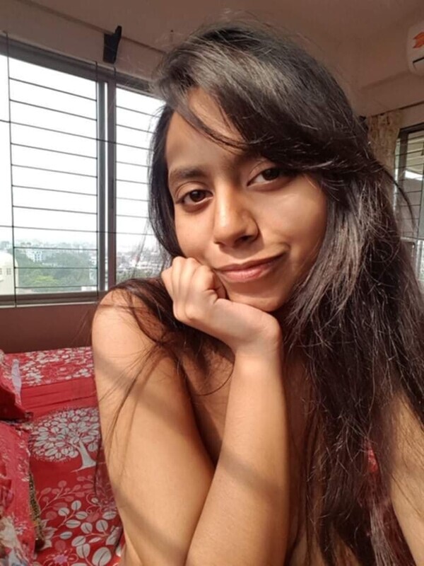 Desi Indian Busty Sexy University Girl Full Nude Show Modeling Sexy Big Boobs & Big Ass – picture 3