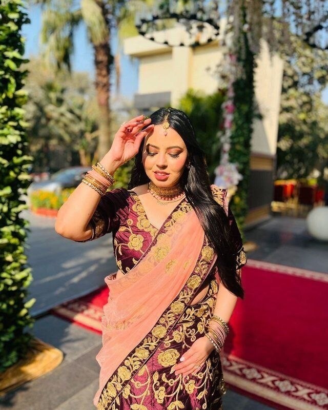 Desi Indian Cuckold Swinger Wife Fucking In Hotel & Public Nude Xxx – Pics