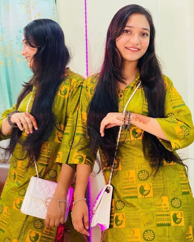 Desi Indian Cute Very Beautiful Sexy Instagram Influencer Homemade Full Nude Show – picture 4