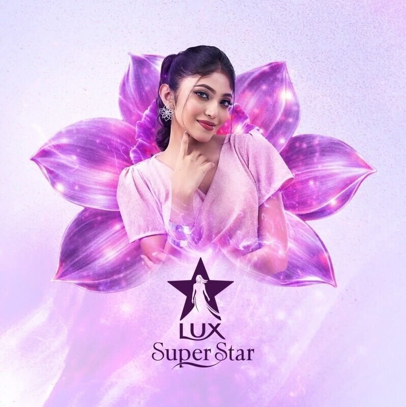 Desi Indian Lux Advertisement Famous Very Beautiful Girl Full Nude Pics & 3 Videos Collection – Pics & Videos