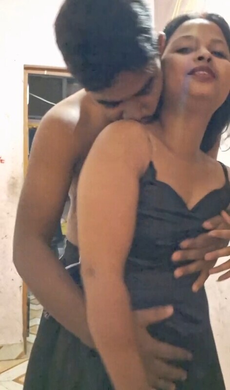 Desi Indian Sexy Busty Couple Filming Fucking, Blowjob Full Nude Big Ass Show 12 Minutes – picture 2