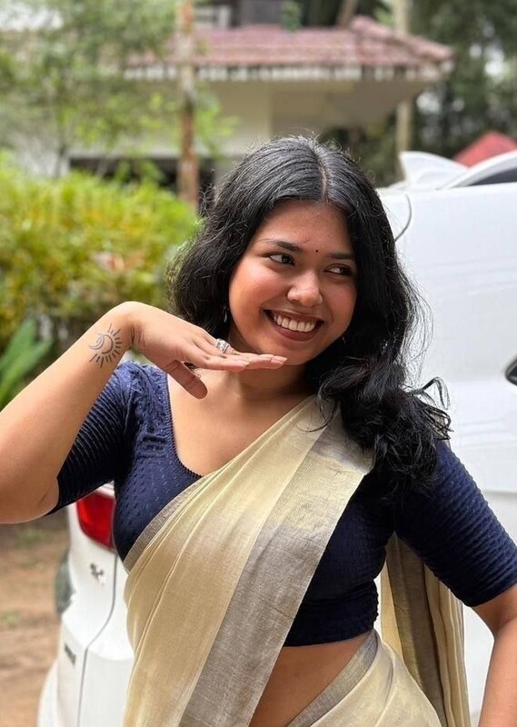 Desi Indian Sexy Busty Influencer Full Nude Show & Fucking Pics & Videos Collection – Pics & Videos