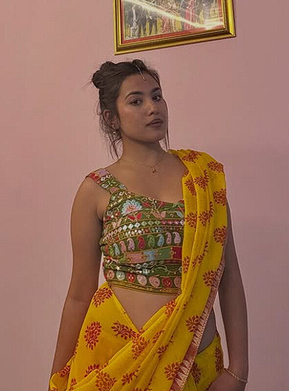 Desi Indian Sexy Posh Influencer Big Boobs Show – picture 1