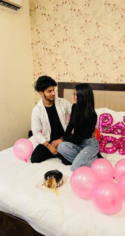 Desi Indian Tiktok Influencer Sexy Beautiful Couple Fun Nude Show Pics & Videos – Pics & Videos