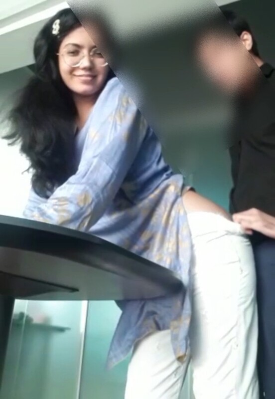Desi Indian University Girl Sexy Full Nude Public Doggy Fuck, Fingering, Pussy Lick, Salwar Strip, Big Ass Show – Pics & Videos