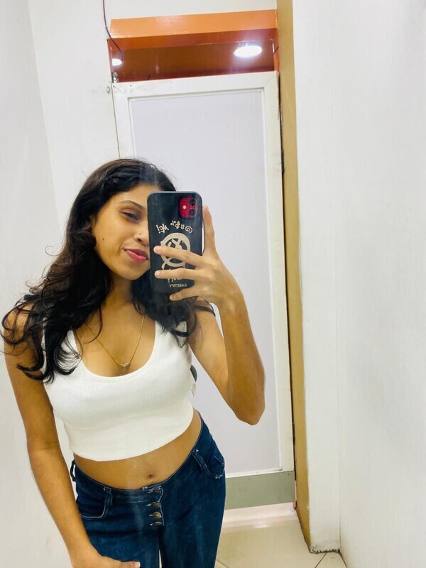 Gorgeous Lankan GF Fingering & Showing for Her BF