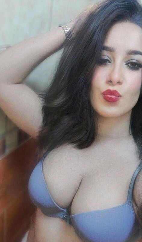 Sexy Beautiful Paki Aunty Big Ass Show Nude Mirror Selfie Pics Collection – picture 7