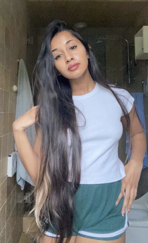 Sexy Desi NRI Horny Babe Mastrubate Infront Of Strangers On Omegle Live & Full Nude Show Fingering Pics & 9 Videos – Pics & Videos