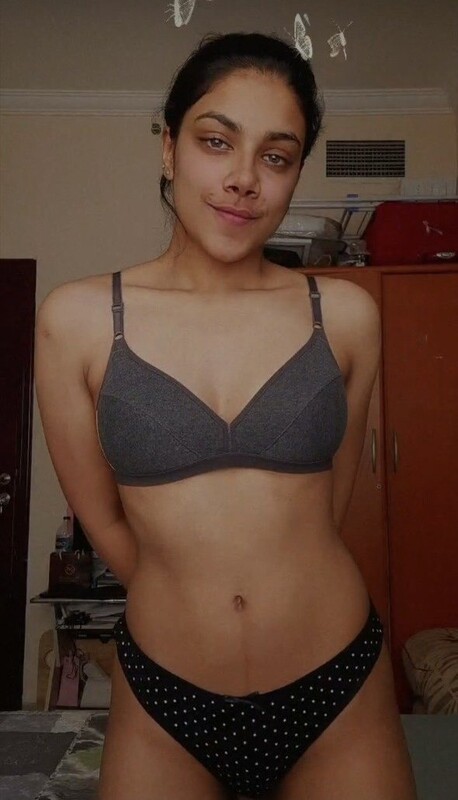 Sexy Slim Babe horny rubbing pussy on table full nude pics and video – picture 6