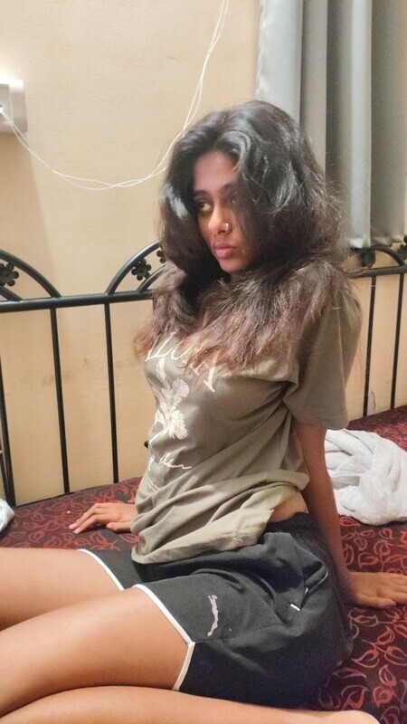 Submissive Sexy Slim Horny Indian Baddie Blowjob Riding Hard Fucking In Doggy Loudmoaning – picture 4