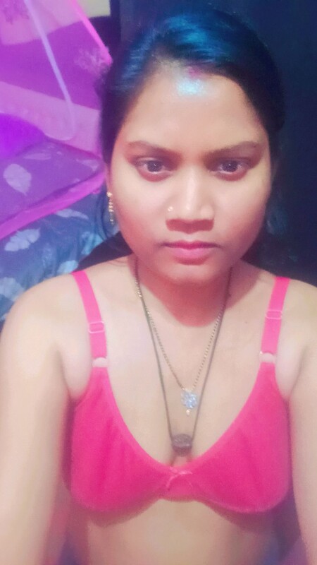 Tamil Horny Village Wife Sexy Boobs Show Selfies & Full Nude – Pics