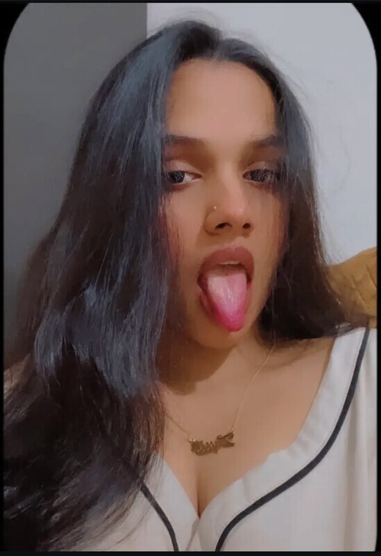 Very Beautiful Sexy Busty Delhi Girl Full Nude Big Ass & Big Boobs 45 Pics & 22 Videos (30 Minutes Vids) Full Collection – Pics & Videos